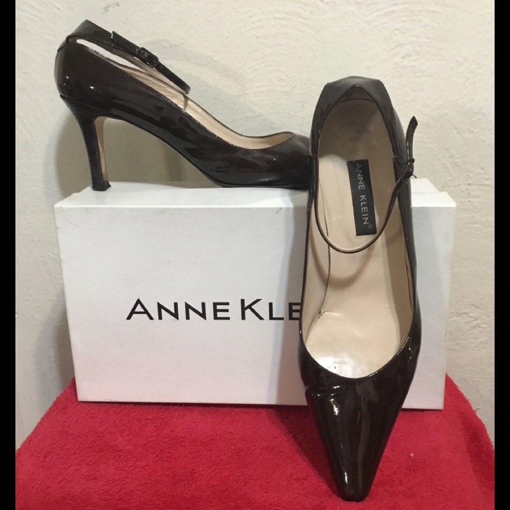 Anne Klein 9M Brown Leather Ankle Wrap Pumps EUC